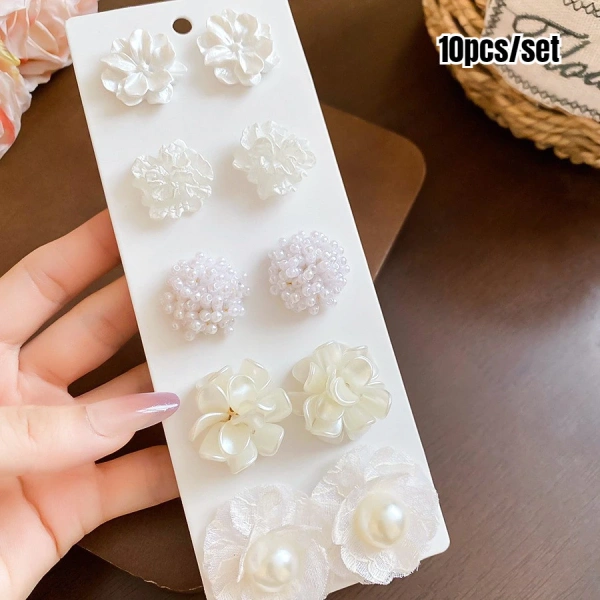 Sau một tuần đeo, bông tai bạc kim ngọc trai thường mất độ bóng – chi tiết ít ai để ý