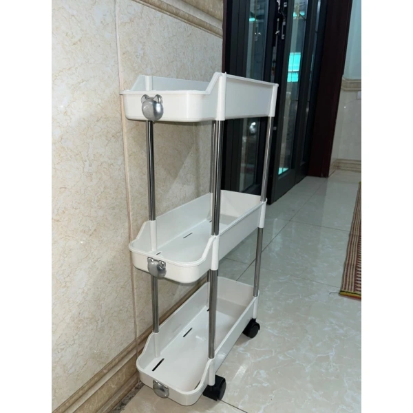 Sự bất ngờ khi bánh xe của kệ nhựa 3 tầng bám dính vào sàn nhà bếp hẹp