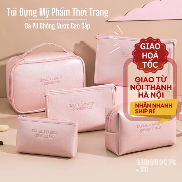 Sự bất ngờ khi phát hiện túi đựng mỹ phẩm du lịch thiếu ngăn riêng khiến việc sắp xếp đồ dùng trở nên hỗn độn