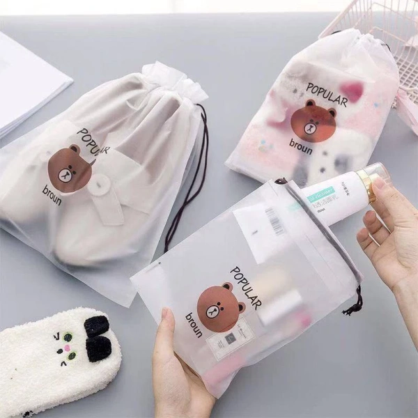 Sự bất ngờ khi túi dây rút chống nước bảo vệ giày dép và mỹ phẩm suốt hành trình du lịch