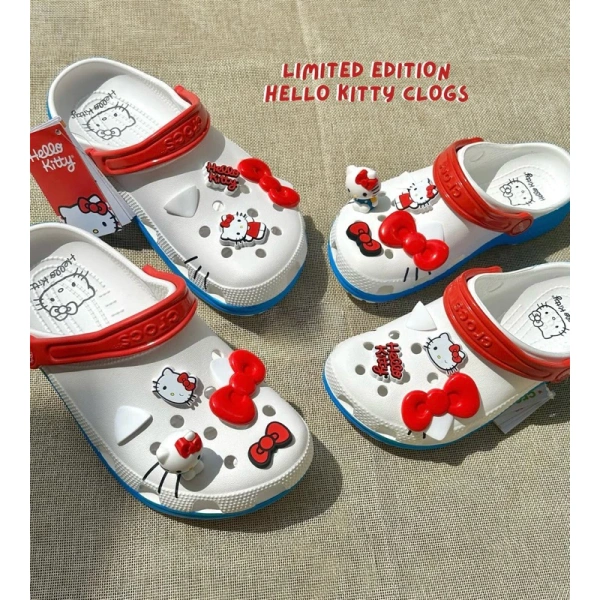 Sự thoải mái ngay lần đầu với đôi dép sục Hello Kitty chuyển sang nỗi lo bùn dính sau mưa