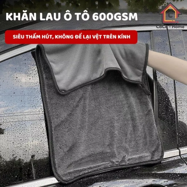 Tại sao khăn lau xe ô tô siêu thấm hút lại để lại vết trầy xước trên kính?