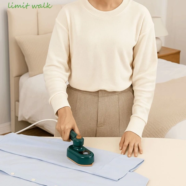 Thiết bị hơi nước cầm tay thiếu vắng khiến chuyến công tác ngắn ngày biến áo sơ mi thành nỗi lo bất tận.