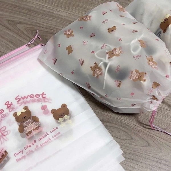 Túi đựng giày dạng rút thường không ngăn bụi bẩn như quảng cáo