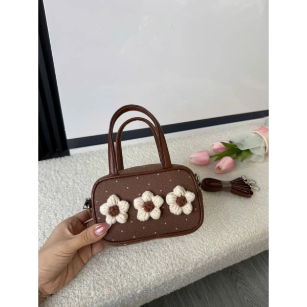 Túi xách mini vintage Hàn Quốc: Khi vẻ ngoài dễ thương khiến bạn quên những hạn chế về không gian chứa đồ