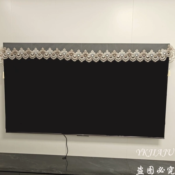 Việc lắp vỏ che bụi trên TV màn hình cong khiến việc vệ sinh trở nên khó khăn hơn thay vì giải quyết vấn đề như mong đợi