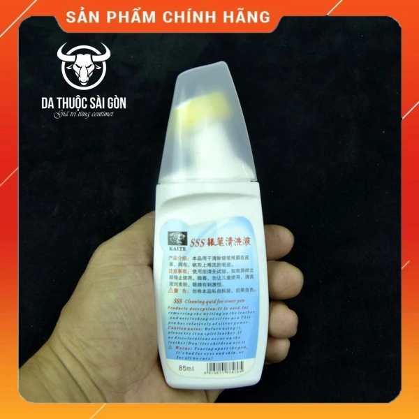 Việc xóa viết nhũ ngay lập tức nhưng bỏ qua bước vệ sinh đồ da dẫn đến vết bám kéo dài