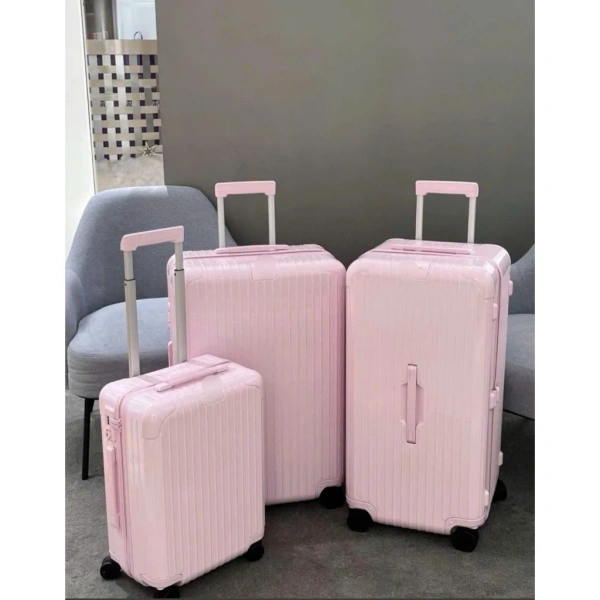 Tuy nhiên, nhựa cũng có giới hạn: nó có thể bị trầy xước bề mặt nhanh hơn so với vỏ nhôm hoặc polycarbonate. (Ảnh 2) Tuy nhiên, nhựa cũng có giới hạn: nó có thể bị trầy xước bề mặt nhanh hơn so với vỏ nhôm hoặc polycarbonate. (Ảnh 2)