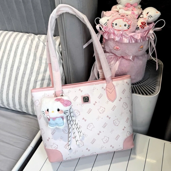 Để đánh giá một cách khách quan, chúng ta sẽ lấy ví dụ về Túi công sở Kitty vá góc size 34 cm. (Ảnh 2)