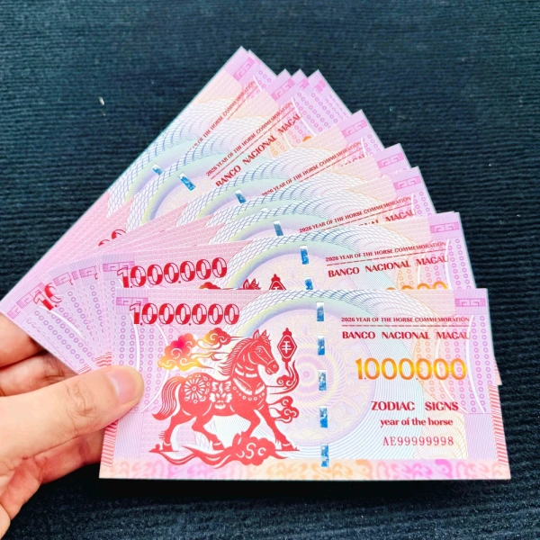 Tiền lưu niệm hiện nay thường được sản xuất bằng giấy có độ bền cao (paperboard) hoặc bằng polymer (một loại nhựa dẻo). (Ảnh 2) Tiền lưu niệm hiện nay thường được sản xuất bằng giấy có độ bền cao (paperboard) hoặc bằng polymer (một loại nhựa dẻo). (Ảnh 2)