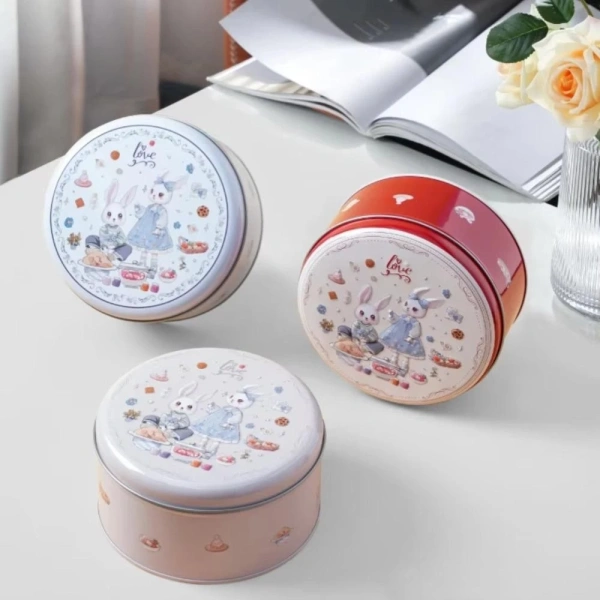 Mẫu Hộp sô cô la kẹo thiếc CHEESELY có kích thước 13,7 × 7,1 cm, làm từ kim loại tráng thiếc bền, được in hình thỏ hoạt hình tươi sáng, thích hợp cho các dịp lễ Phục sinh hoặc tiệc sinh nhật trẻ em. (Ảnh 4) Mẫu Hộp sô cô la kẹo thiếc CHEESELY có kích thước 13,7 × 7,1 cm, làm từ kim loại tráng thiếc bền, được in hình thỏ hoạt hình tươi sáng, thích hợp cho các dịp lễ Phục sinh hoặc tiệc sinh nhật trẻ em. (Ảnh 4)