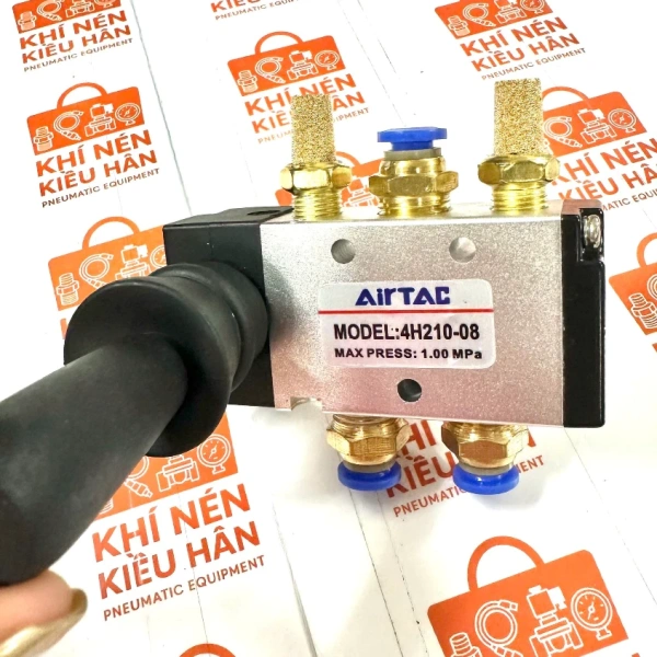 Kết quả là môi trường làm việc trở nên yên tĩnh hơn, đồng thời giảm tiêu thụ năng lượng nhờ không cần nguồn điện phụ trợ. (Ảnh 2) Kết quả là môi trường làm việc trở nên yên tĩnh hơn, đồng thời giảm tiêu thụ năng lượng nhờ không cần nguồn điện phụ trợ. (Ảnh 2)