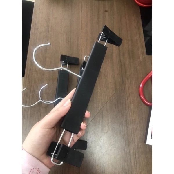 Những yếu tố trên giúp các shop thời trang, cửa hàng quần áo tự làm “đường dây” treo hàng nội bộ mà không tốn quá nhiều ngân sách. (Ảnh 2) Những yếu tố trên giúp các shop thời trang, cửa hàng quần áo tự làm “đường dây” treo hàng nội bộ mà không tốn quá nhiều ngân sách. (Ảnh 2)