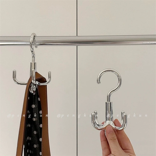 Để móc xoay phát huy tối đa công dụng, bạn cần xác định những “điểm choke” trong tủ, những khu vực thường xuyên khiến việc lấy đồ trở nên khó khăn. (Ảnh 3)