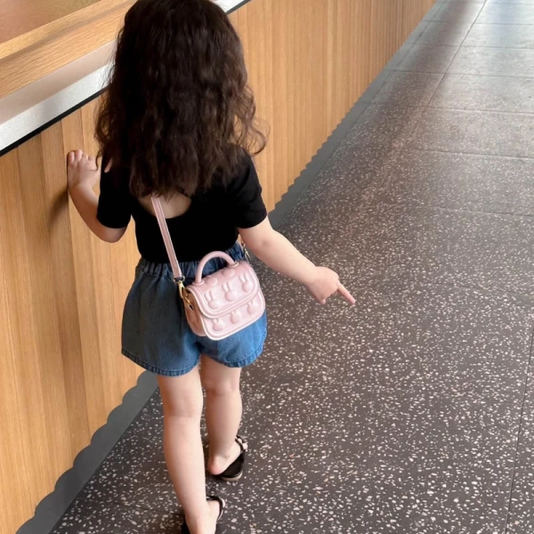 Thời trang Hàn Quốc luôn nổi tiếng với sự tinh tế, nhẹ nhàng nhưng không kém phần cá tính. (Ảnh 2) Thời trang Hàn Quốc luôn nổi tiếng với sự tinh tế, nhẹ nhàng nhưng không kém phần cá tính. (Ảnh 2)