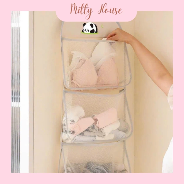 Trong số các mẫu túi lưới ba tầng hiện nay, Túi Lưới Panda Treo Đồ Lót Tất Vớ 3 Tầng Đa Năng Thiết Kế Gọn Gàng - Mitty House là một lựa chọn đáng cân nhắc. (Ảnh 4)