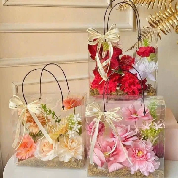 Túi mica trong suốt quà Tết: vẻ sang trọng ẩn sau vấn đề dây quai trắng dễ lệch khi chất tải nặng - Ảnh 5