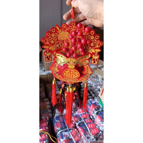 Một trong những “bí quyết” mà nhiều nhà sản xuất đã xác nhận là độ dài của “đuôi” túi – phần rủ xuống sau khi treo. (Ảnh 3) Một trong những “bí quyết” mà nhiều nhà sản xuất đã xác nhận là độ dài của “đuôi” túi – phần rủ xuống sau khi treo. (Ảnh 3)