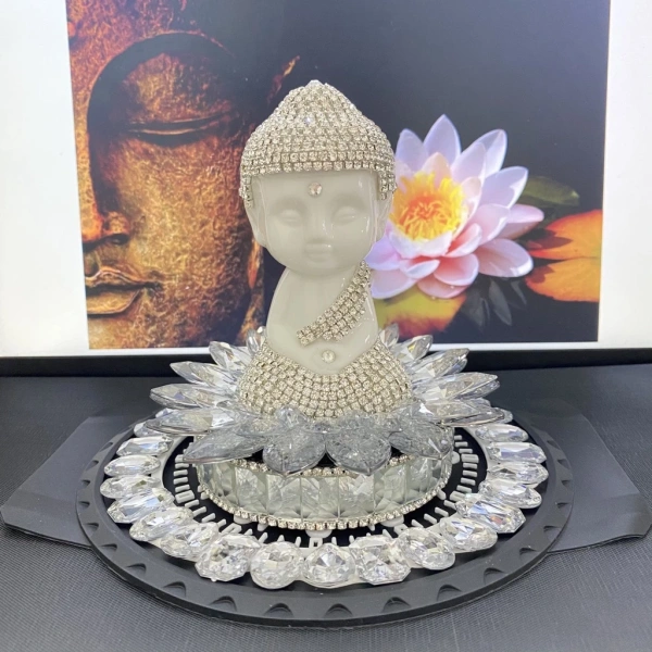 Trong môi trường đóng kín như khoang xe, tinh dầu lan tỏa nhanh và có thể duy trì mùi trong một thời gian dài, nhờ vào hệ thống thông gió và điều hòa không khí. (Ảnh 3) Trong môi trường đóng kín như khoang xe, tinh dầu lan tỏa nhanh và có thể duy trì mùi trong một thời gian dài, nhờ vào hệ thống thông gió và điều hòa không khí. (Ảnh 3)