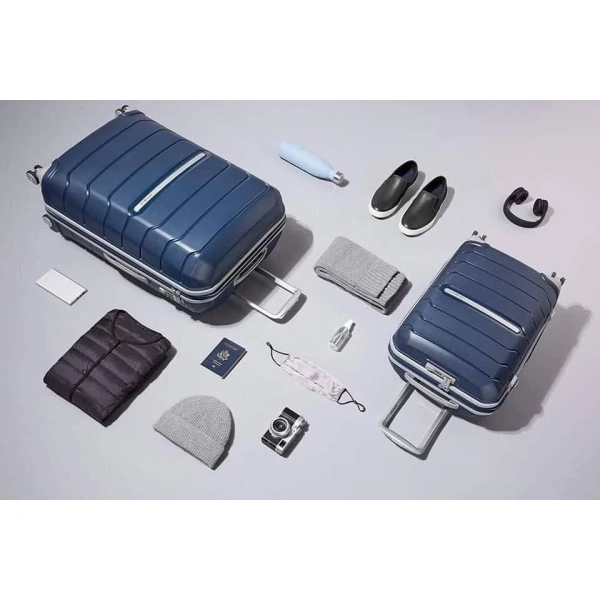 Đối với vali cabin siêu nhẹ như Samsonite Freeform, kết hợp cách xếp lớp với ruy băng chéo sẽ mang lại hiệu quả tốt nhất, vì cấu trúc vỏ nhẹ không chịu tải cao khi có áp lực tập trung. (Ảnh 4) Đối với vali cabin siêu nhẹ như Samsonite Freeform, kết hợp cách xếp lớp với ruy băng chéo sẽ mang lại hiệu quả tốt nhất, vì cấu trúc vỏ nhẹ không chịu tải cao khi có áp lực tập trung. (Ảnh 4)
