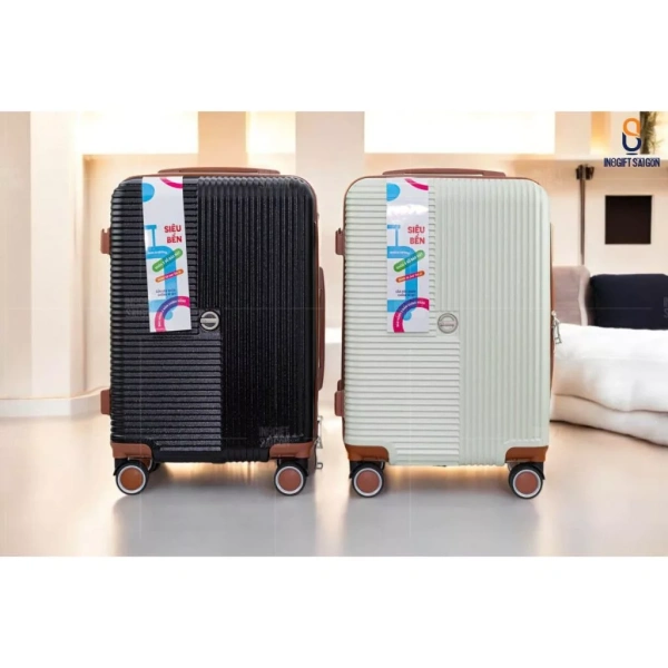 Polycarbonate (PC) là loại nhựa công nghiệp được sử dụng rộng rãi trong các thiết bị điện tử, kính mắt bảo hộ và thậm chí là các bộ phận máy bay. (Ảnh 2) Polycarbonate (PC) là loại nhựa công nghiệp được sử dụng rộng rãi trong các thiết bị điện tử, kính mắt bảo hộ và thậm chí là các bộ phận máy bay. (Ảnh 2)