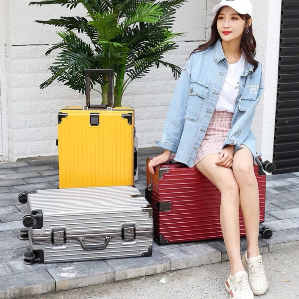 Valy khung nhôm cỡ 20‑28 cm thực sự phù hợp cho chuyến công tác dài ngày? - Ảnh 1 Valy khung nhôm cỡ 20‑28 cm thực sự phù hợp cho chuyến công tác dài ngày? - Ảnh 1