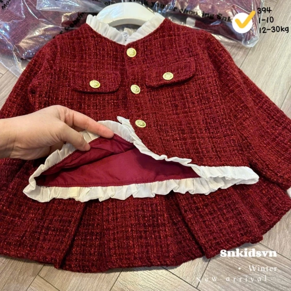 Váy dạ đỏ cho bé gái ngày Tết: chi tiết xếp ly đẹp mắt nhưng dễ gây hạn chế chuyển động nếu không cân nhắc độ dài - Ảnh 5 Váy dạ đỏ cho bé gái ngày Tết: chi tiết xếp ly đẹp mắt nhưng dễ gây hạn chế chuyển động nếu không cân nhắc độ dài - Ảnh 5