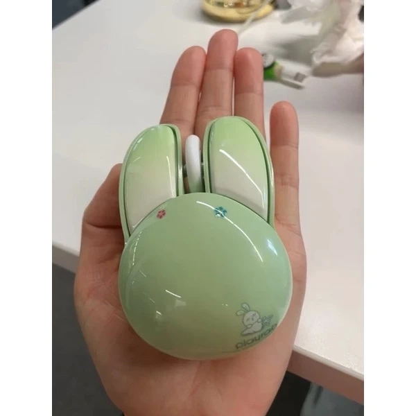 Chuột không dây hình thỏ Mogi M6 sử dụng nhựa chất lượng, vừa nhẹ vừa bền, giúp giảm tải trọng cho cổ tay. (Ảnh 2)