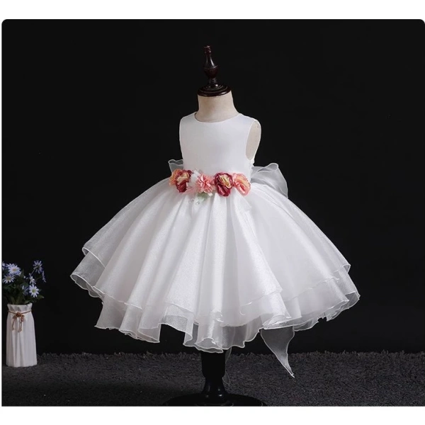 Vẻ lộng lẫy của đầm công chúa trẻ em có thực khiến bé khó di chuyển trong những buổi tiệc không? - Ảnh 1 Vẻ lộng lẫy của đầm công chúa trẻ em có thực khiến bé khó di chuyển trong những buổi tiệc không? - Ảnh 1