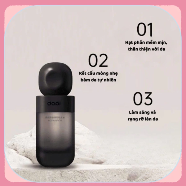 Trước khi bôi kem nền, dùng sữa rửa mặt nhẹ, sau đó dùng toner không cồn chứa niacinamide hoặc zinc PCA để giảm bã nhờn. (Ảnh 4) Trước khi bôi kem nền, dùng sữa rửa mặt nhẹ, sau đó dùng toner không cồn chứa niacinamide hoặc zinc PCA để giảm bã nhờn. (Ảnh 4)