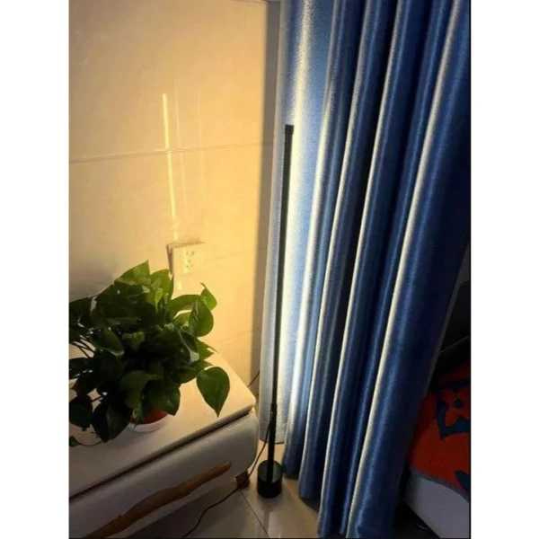 Vị trí công tắc trên đèn ngủ chân đứng thường bị lãng quên cho đến khi cần ánh sáng nhanh trong phòng ngủ - Ảnh 5 Vị trí công tắc trên đèn ngủ chân đứng thường bị lãng quên cho đến khi cần ánh sáng nhanh trong phòng ngủ - Ảnh 5