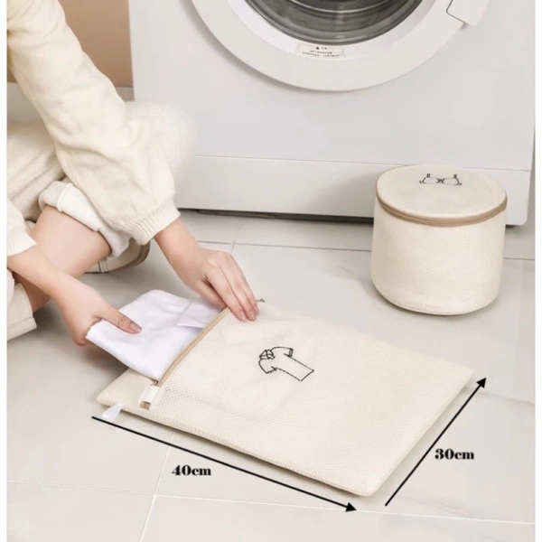 Mặc dù túi giặt ba lớp đã được đánh giá cao, trên thị trường vẫn còn một số lựa chọn khác như túi giặt một lớp, túi giặt bằng vải nỉ hoặc các “khay bảo vệ” nhựa cứng. (Ảnh 5)