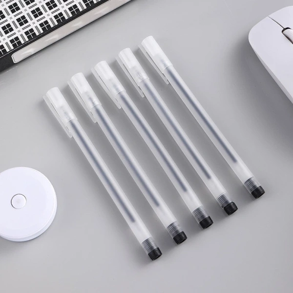 Góc viết khoảng 45 độ so với giấy là lý tưởng giúp ngòi bút tiếp xúc đồng đều, giảm hiện tượng mực chảy không đều. (Ảnh 4)