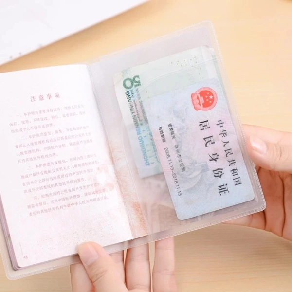 Mặc dù vỏ bọc PVC phổ biến, thị trường còn có một số lựa chọn khác như vỏ da, vỏ vải, hoặc túi nhựa dẻo. (Ảnh 4)