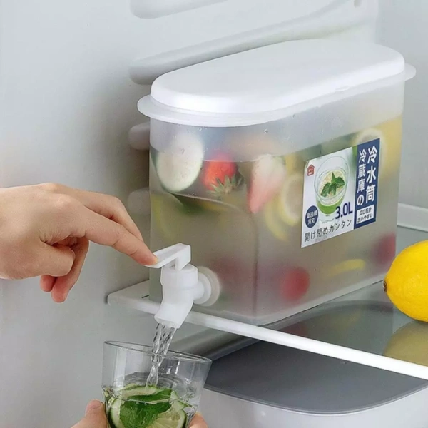 Thay vì bật vòi liên tục suốt buổi sáng, hãy chuẩn bị một bình nhỏ để rót vào ly. (Ảnh 4) Thay vì bật vòi liên tục suốt buổi sáng, hãy chuẩn bị một bình nhỏ để rót vào ly. (Ảnh 4)