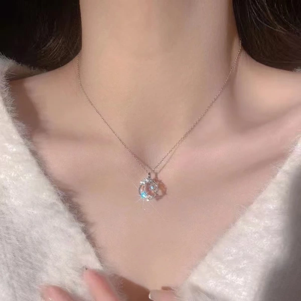 Một số mẹ mua sắm thường chỉ tập trung vào màu sắc, bỏ qua những chi tiết này, dẫn đến việc vòng cổ dễ bị biến dạng hoặc gây kích ứng da bé sau thời gian ngắn sử dụng. (Ảnh 3) Một số mẹ mua sắm thường chỉ tập trung vào màu sắc, bỏ qua những chi tiết này, dẫn đến việc vòng cổ dễ bị biến dạng hoặc gây kích ứng da bé sau thời gian ngắn sử dụng. (Ảnh 3)