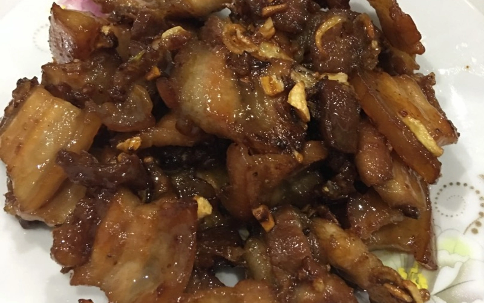 Thịt ba chỉ rang cháy cạnh