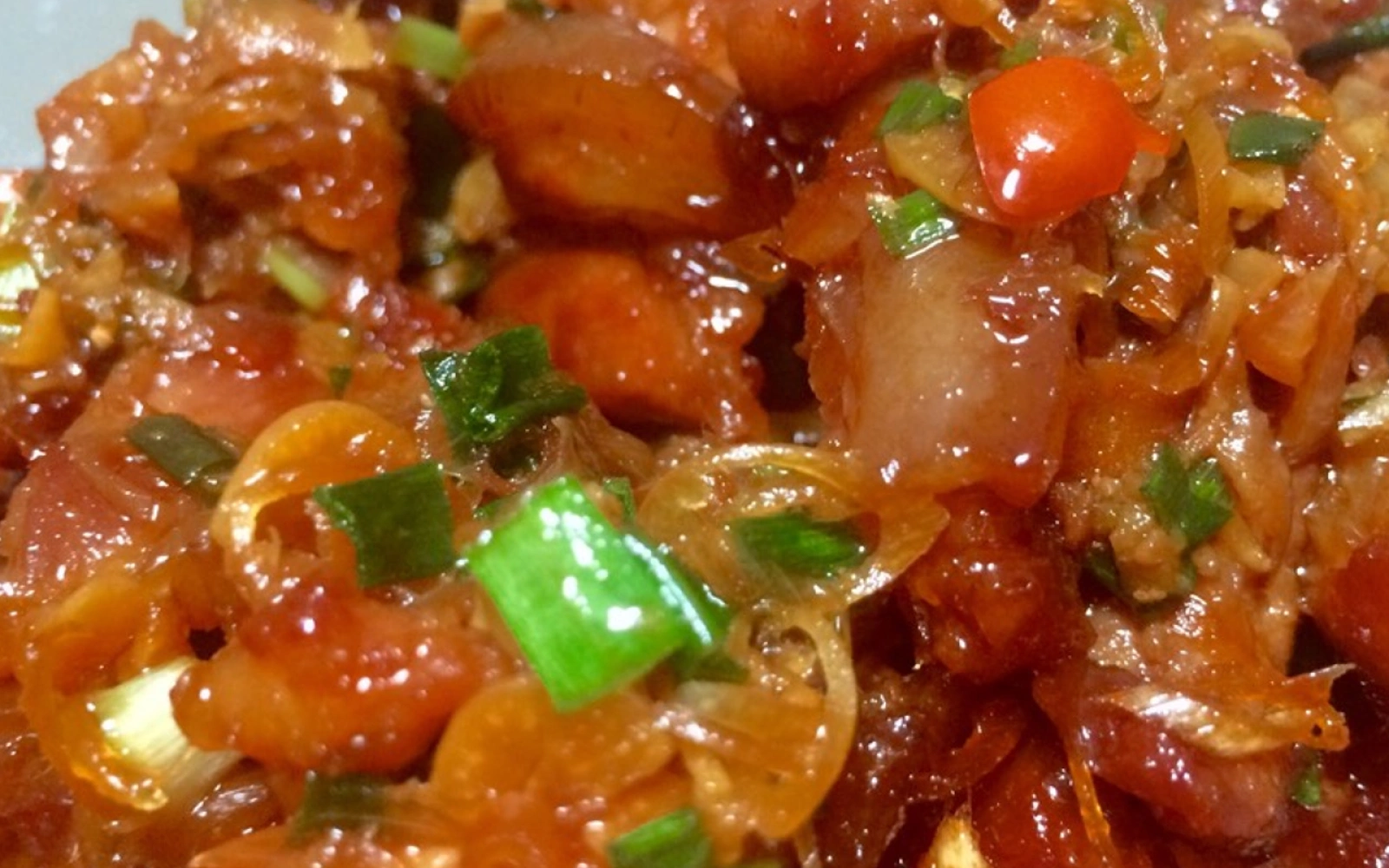Thịt ba chỉ rim sả ớt