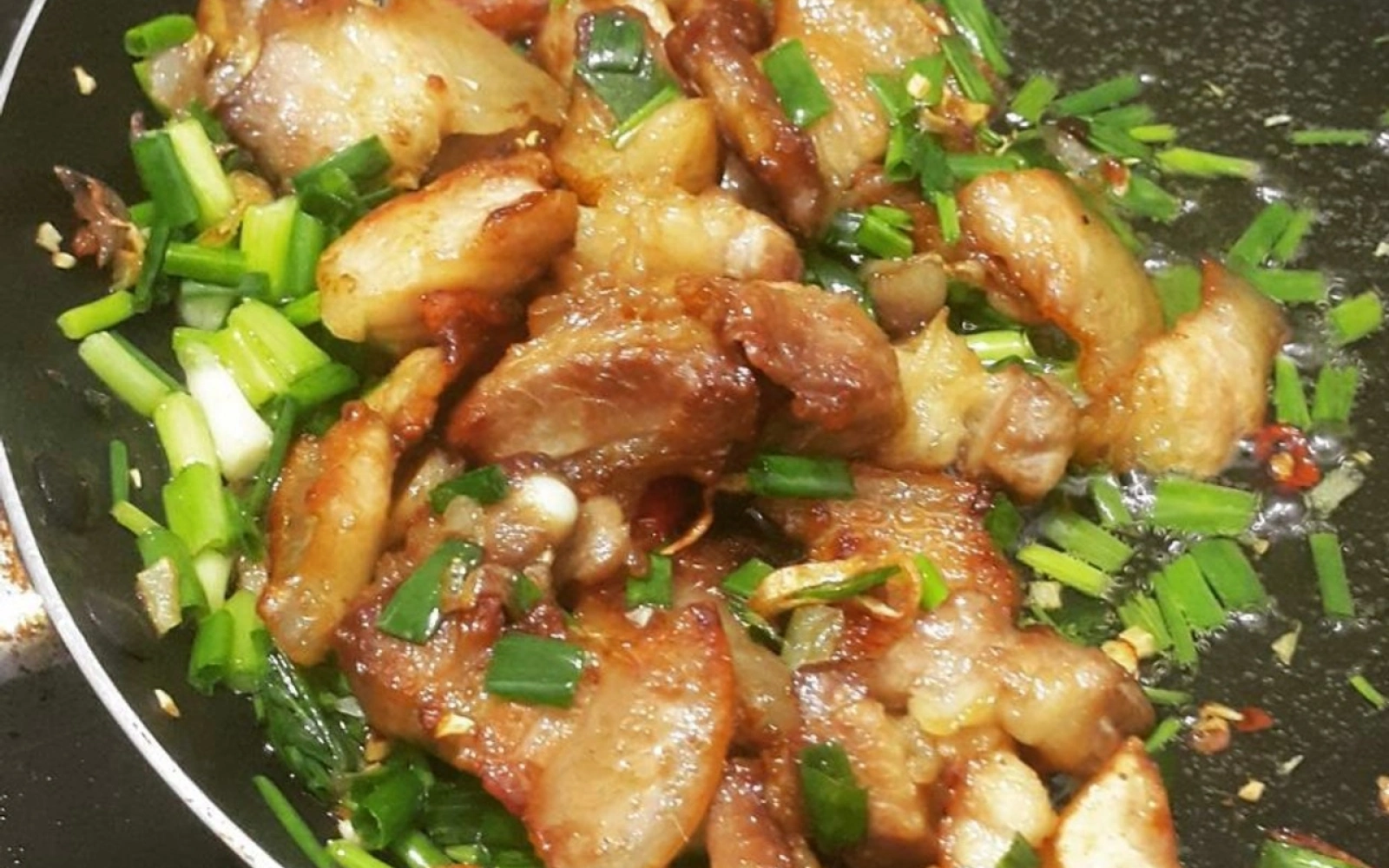 Thịt rang mỡ hành