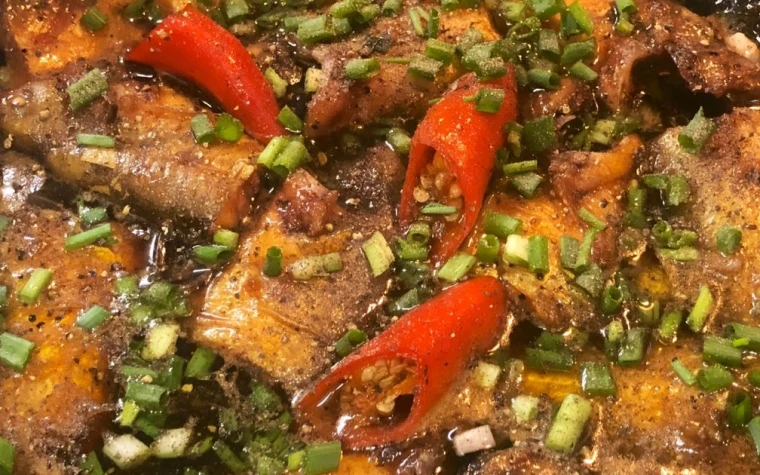 Cá Trèn Kho Tộ