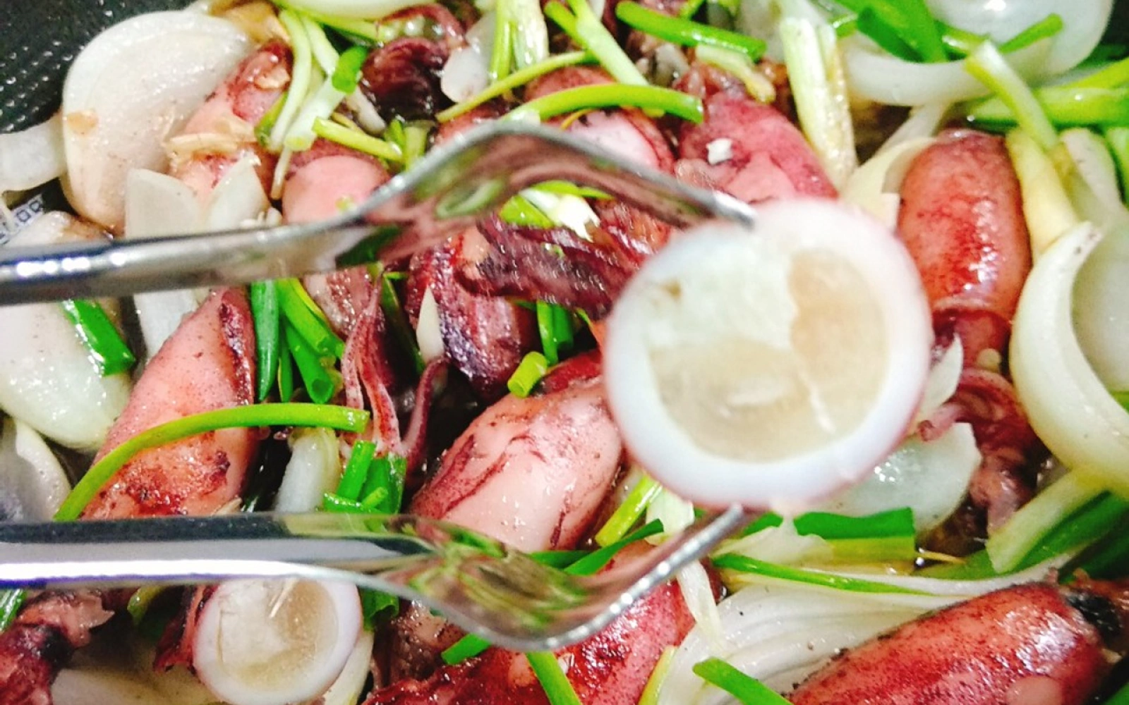 Mực Trứng chiên mắm
