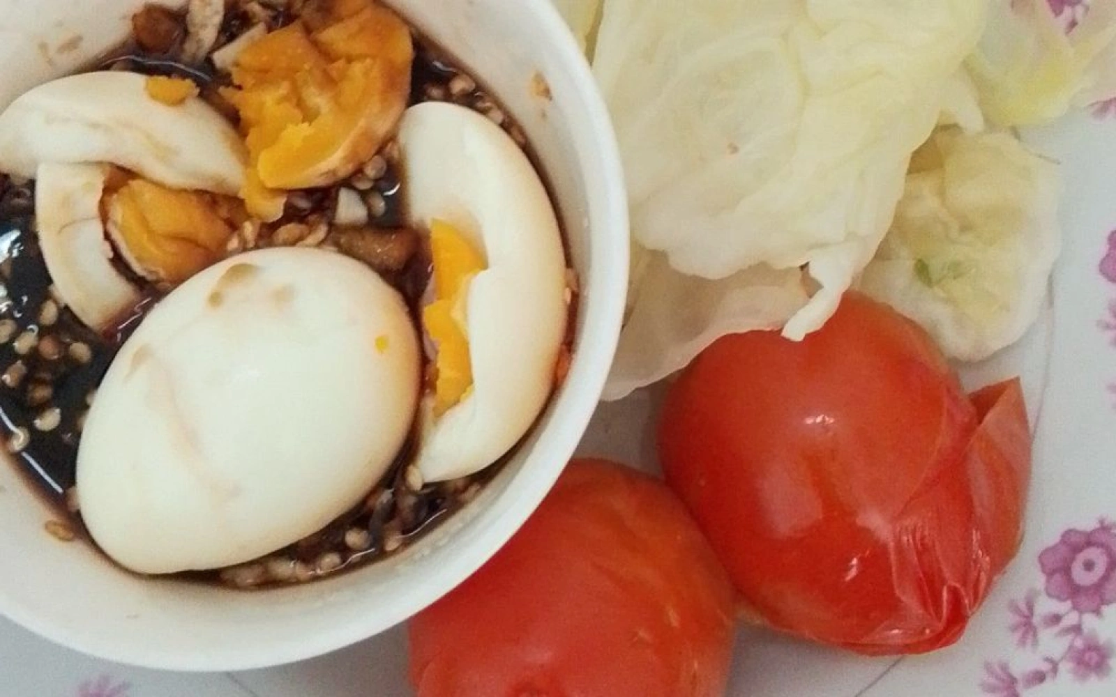 Rau luộc và Trứng luộc