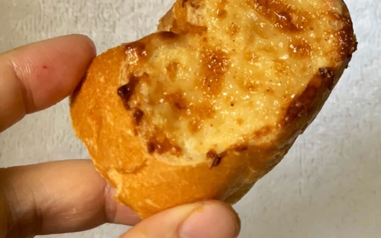 Bánh mì nướng bơ tỏi thơm ngon