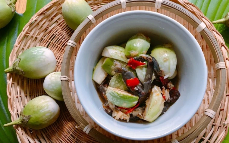Cách làm Cà Pháo Xanh Trộn Ba Khía – Gỏi Tươi Mát Cho 2 Người