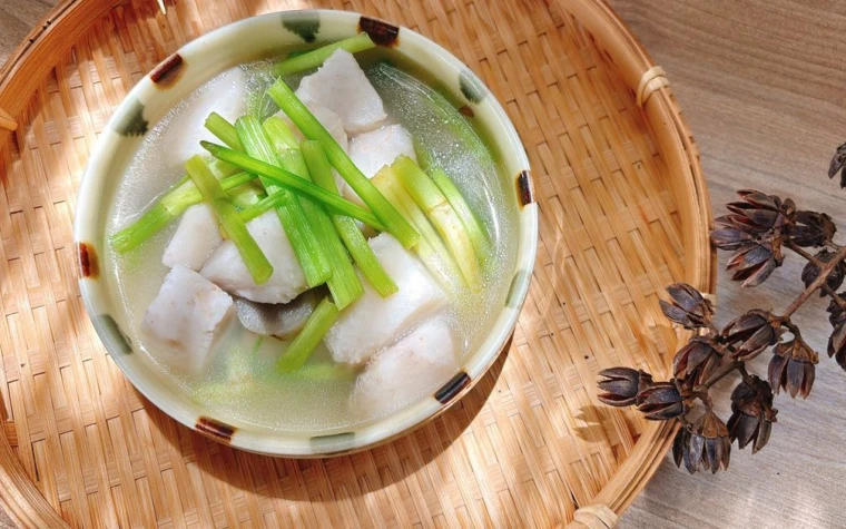 Canh Khoai Sọ Rau Cần