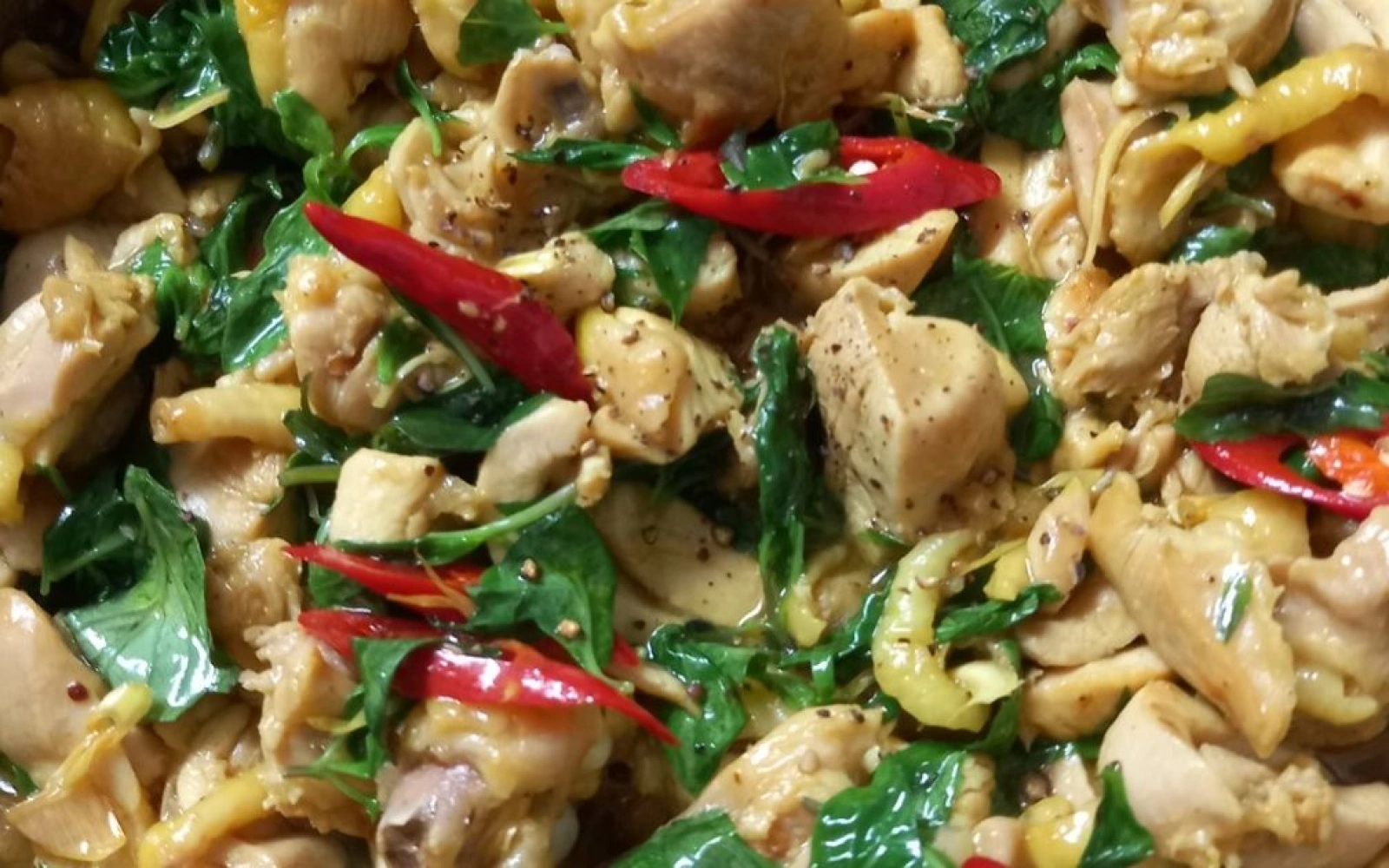 Gà xào lá húng quế