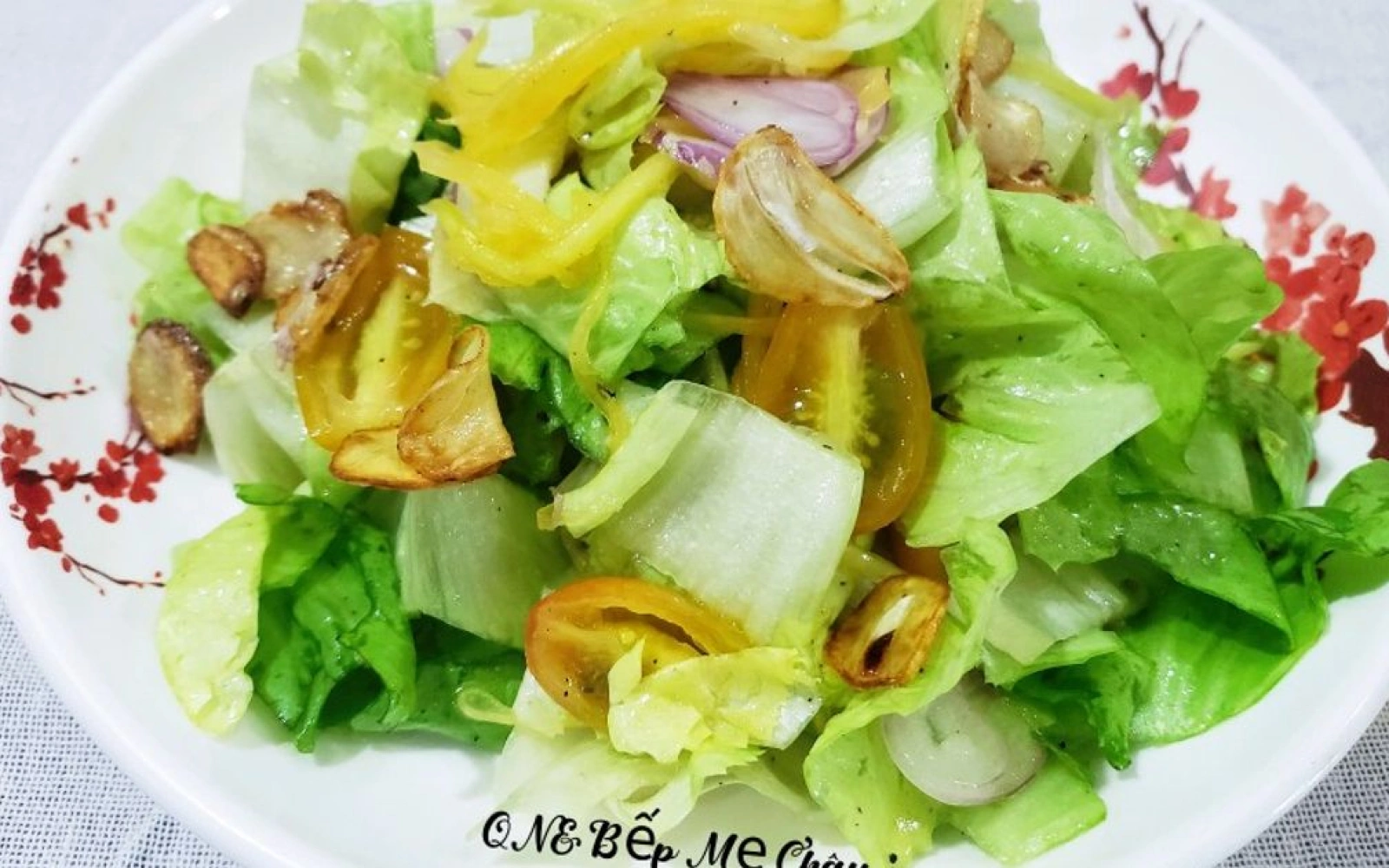 Salad trộn sốt chanh dây