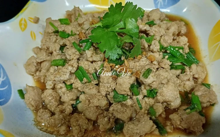Thịt rang hành sốt miso