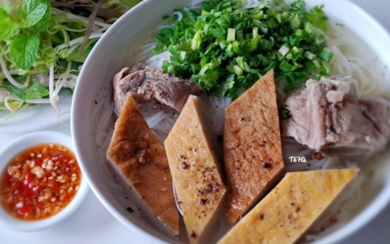 BÚN chả cá miền Trung