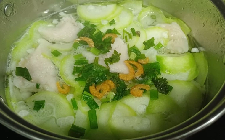 Canh bí nấu giò sống tôm khô